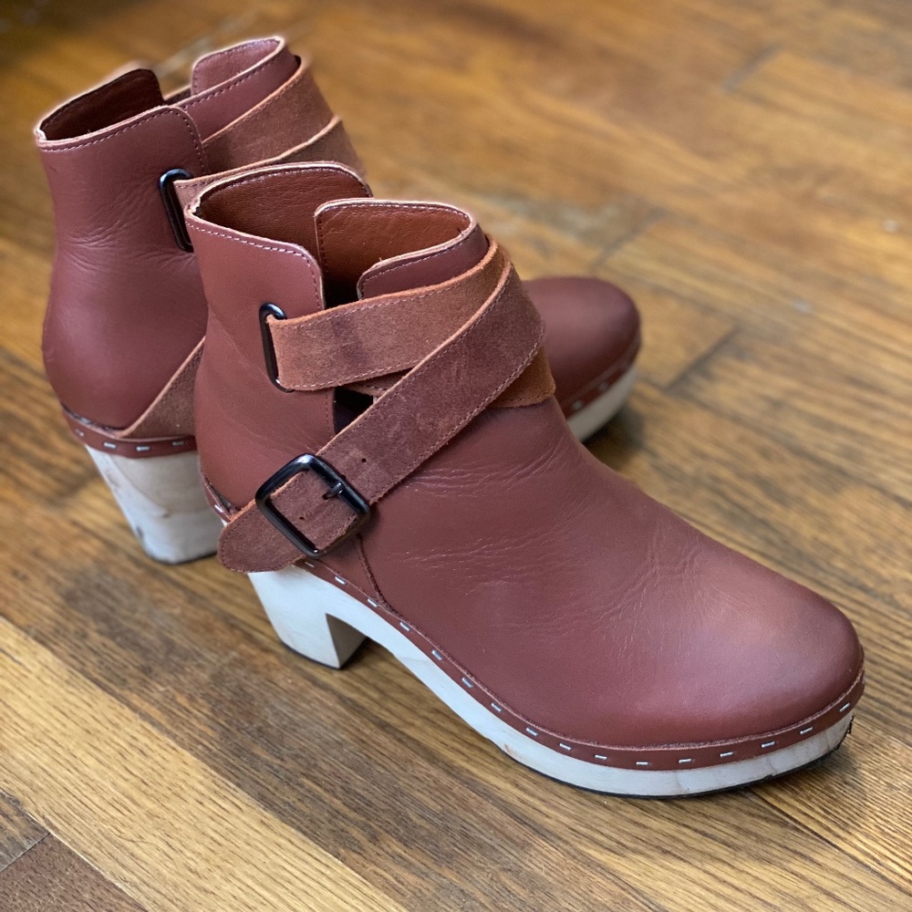 Free People Clogs